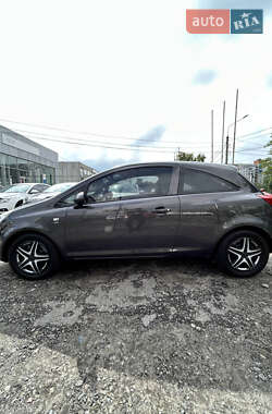 Хэтчбек Opel Corsa 2014 в 