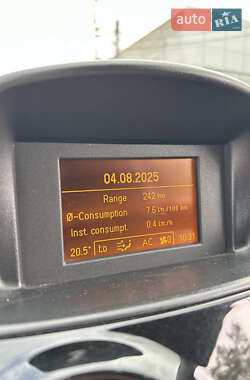 Хэтчбек Opel Corsa 2014 в 