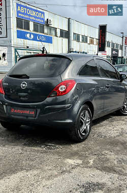 Хэтчбек Opel Corsa 2014 в 