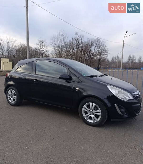 Хэтчбек Opel Corsa 2012 в Кривом Роге