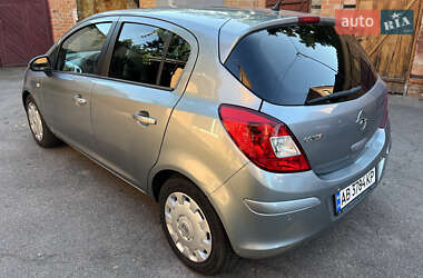 Хэтчбек Opel Corsa 2010 в 