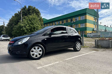 Хэтчбек Opel Corsa 2010 в 