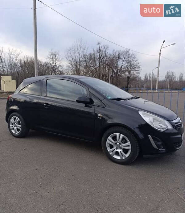 Хэтчбек Opel Corsa 2012 в Кривом Роге