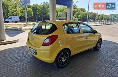 Хэтчбек Opel Corsa 2007 в 