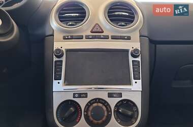 Хэтчбек Opel Corsa 2007 в 