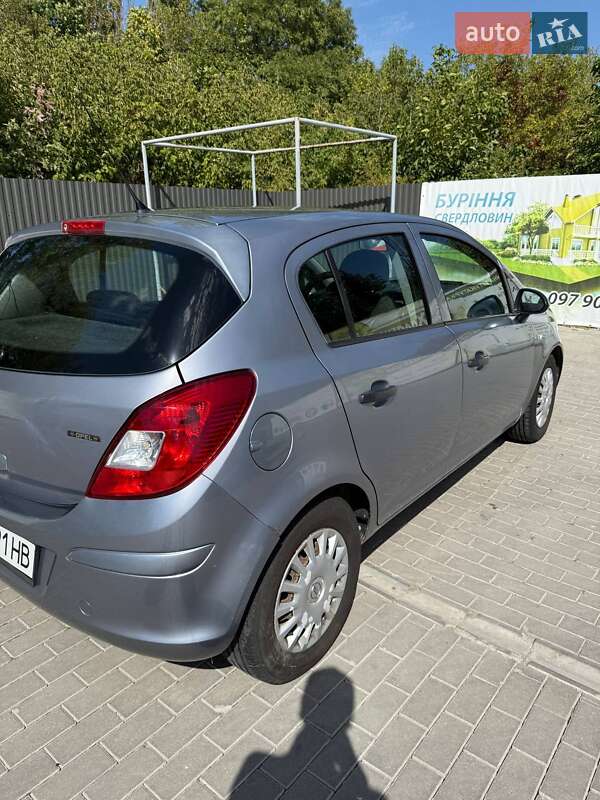 Хэтчбек Opel Corsa 2009 в Каменец-Подольском
