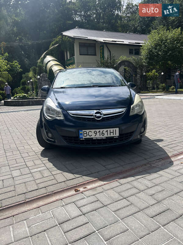Хэтчбек Opel Corsa 2011 в Дрогобыче