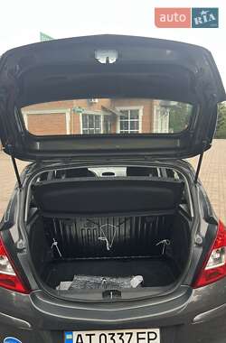 Хэтчбек Opel Corsa 2013 в 