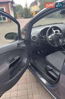 Хэтчбек Opel Corsa 2013 в 
