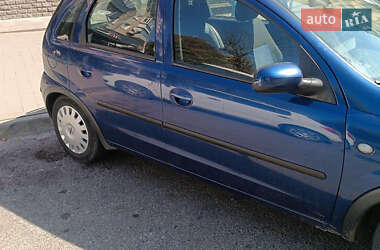 Хэтчбек Opel Corsa 2004 в 