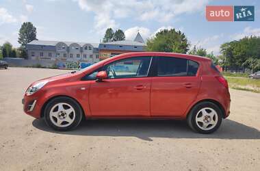 Хэтчбек Opel Corsa 2011 в 