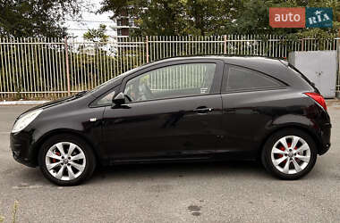 Хэтчбек Opel Corsa 2008 в 