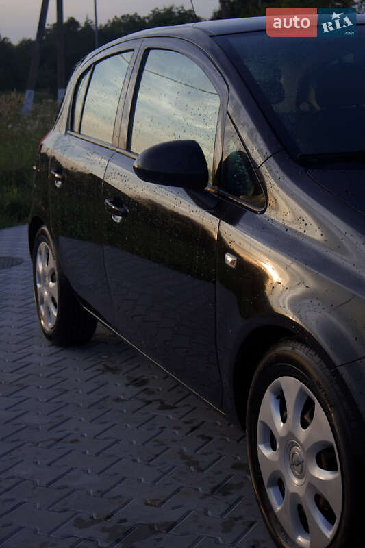 Хэтчбек Opel Corsa 2011 в Городке фото 2 Хэтчбек Opel Corsa 2011 в Городке