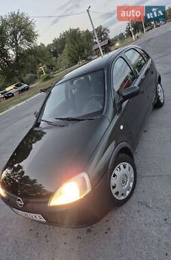 Хэтчбек Opel Corsa 2002 в 