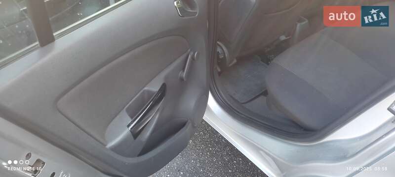 Хэтчбек Opel Corsa 2011 в Звягеле