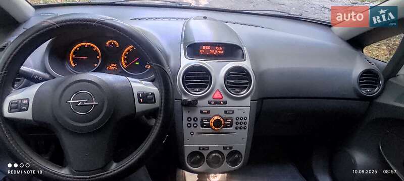Хэтчбек Opel Corsa 2011 в Звягеле