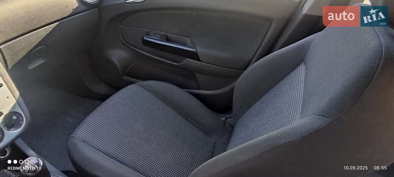 Хэтчбек Opel Corsa 2011 в Звягеле
