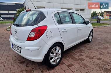 Хетчбек Opel Corsa 2012 в 