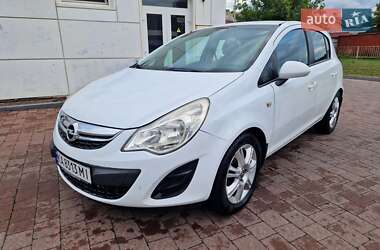 Хетчбек Opel Corsa 2012 в 