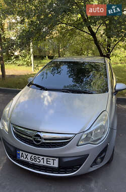 Хэтчбек Opel Corsa 2011 в Киеве