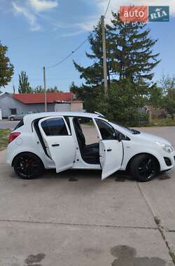 Хэтчбек Opel Corsa 2012 в 