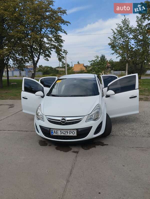 Хэтчбек Opel Corsa 2012 в Кривом Роге