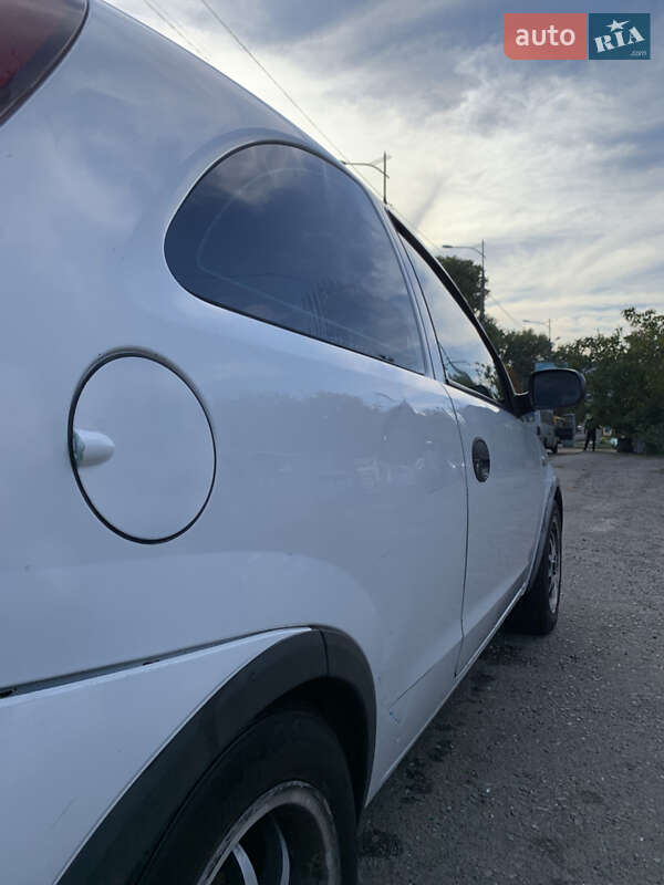 Хэтчбек Opel Corsa 2004 в Днепре