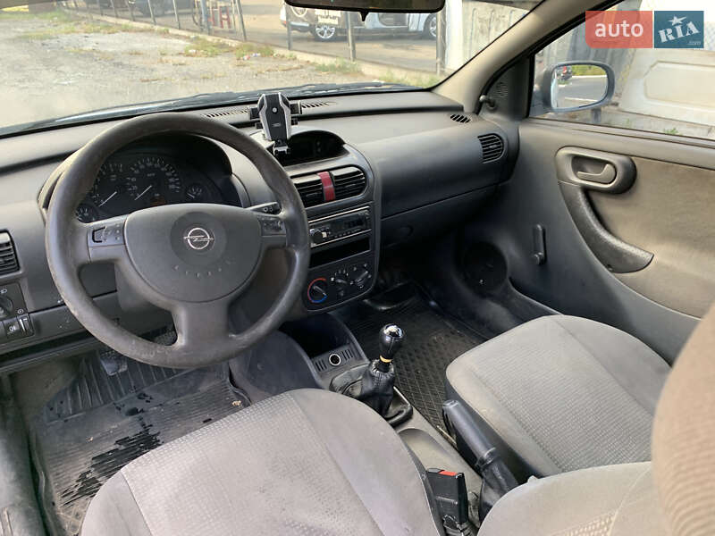 Хэтчбек Opel Corsa 2004 в Днепре