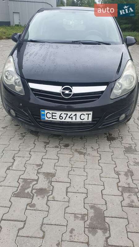 Хэтчбек Opel Corsa 2011 в Черновцах