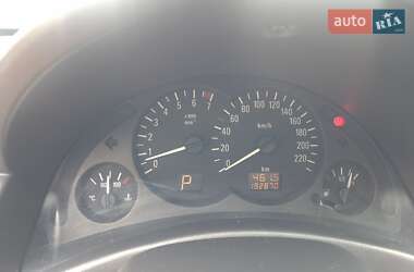 Хэтчбек Opel Corsa 2002 в 