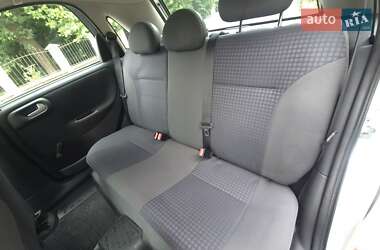 Хэтчбек Opel Corsa 2002 в 