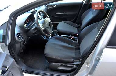 Хэтчбек Opel Corsa 2013 в 