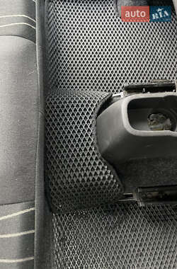 Хэтчбек Opel Corsa 2010 в 