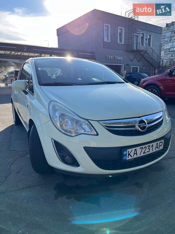Хэтчбек Opel Corsa 2012 в Броварах