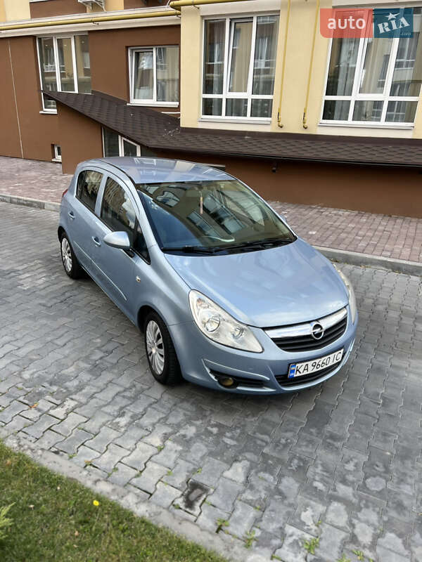Хэтчбек Opel Corsa 2007 в Киеве