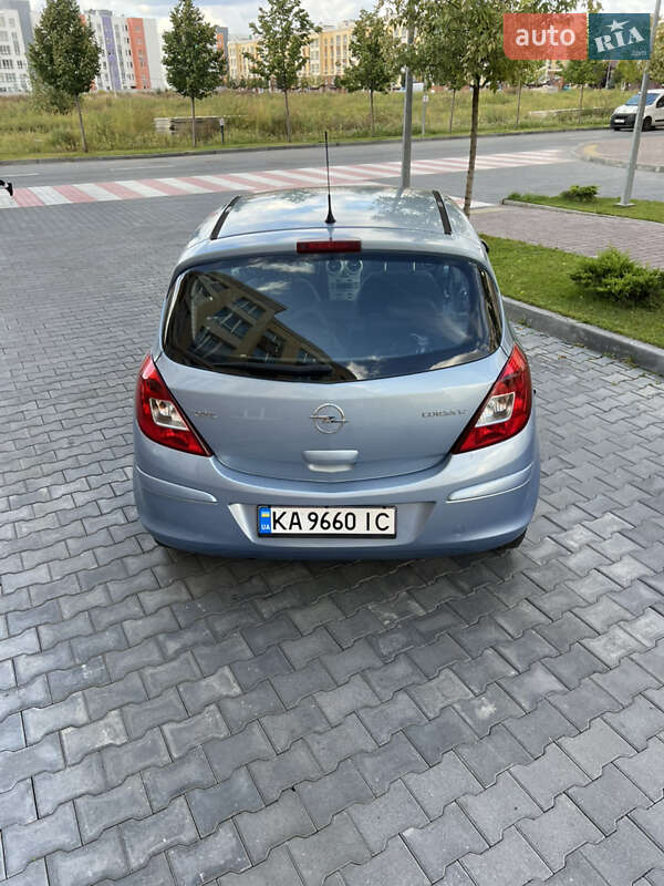 Хэтчбек Opel Corsa 2007 в Киеве