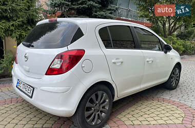 Хэтчбек Opel Corsa 2013 в 