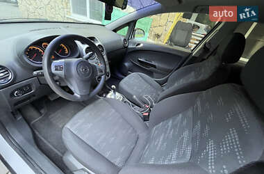 Хэтчбек Opel Corsa 2013 в 