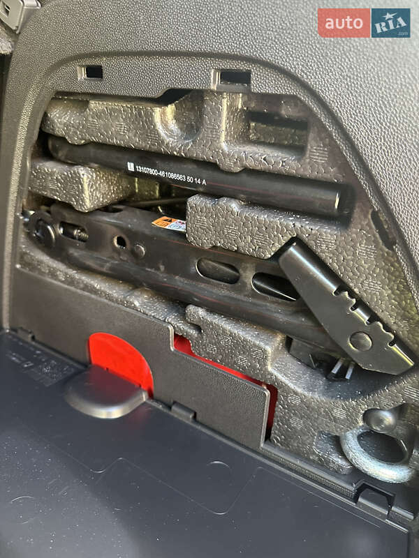 Хэтчбек Opel Corsa 2015 в Львове