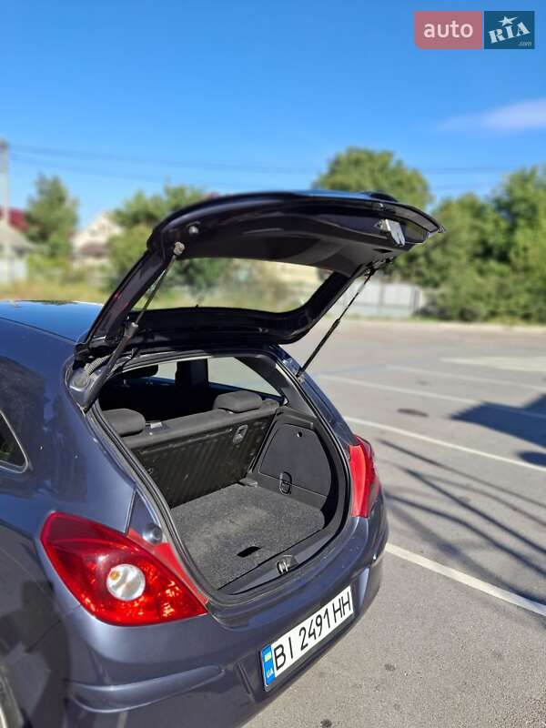 Хэтчбек Opel Corsa 2009 в Чернигове