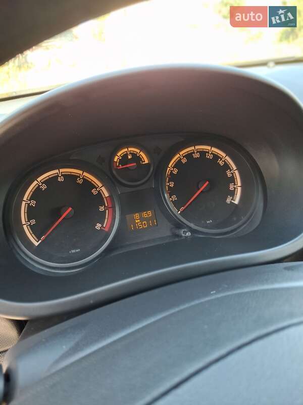 Хэтчбек Opel Corsa 2009 в Чернигове