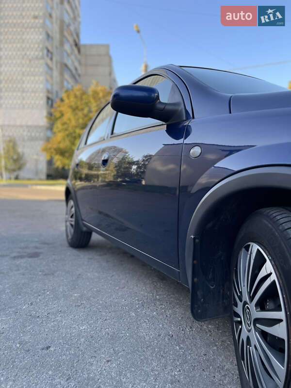 Хэтчбек Opel Corsa 2004 в Харькове