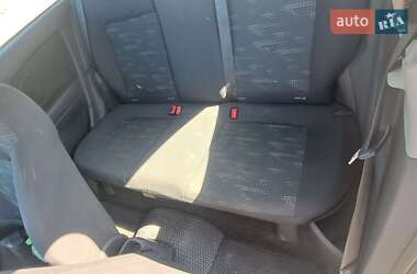 Хэтчбек Opel Corsa 2011 в 