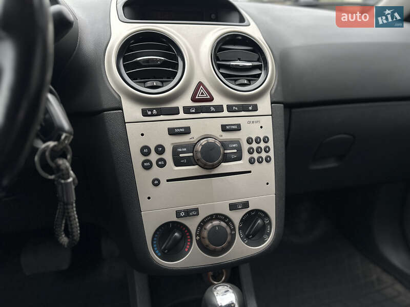Хетчбек Opel Corsa 2008 в Шептицькому