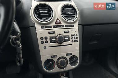 Хэтчбек Opel Corsa 2008 в 