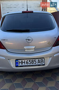 Хэтчбек Opel Corsa 2007 в 