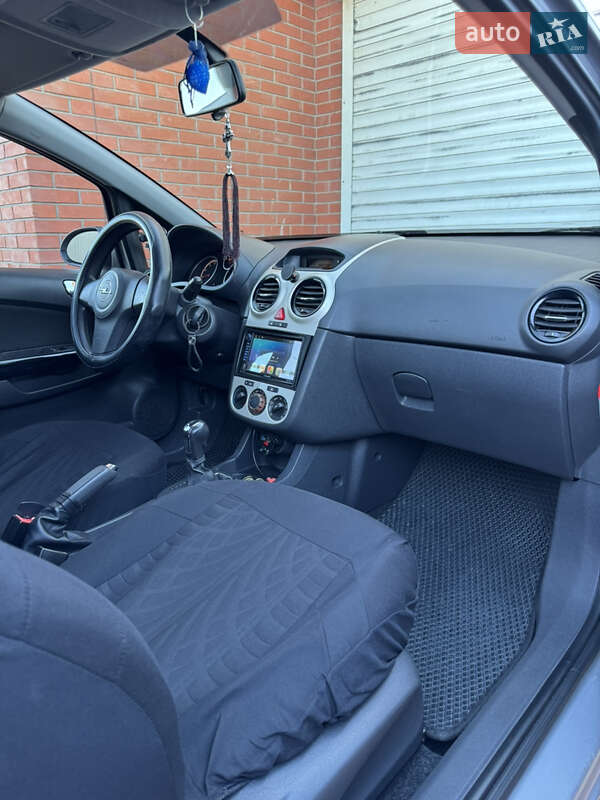 Хэтчбек Opel Corsa 2007 в Измаиле