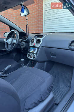 Хэтчбек Opel Corsa 2007 в 