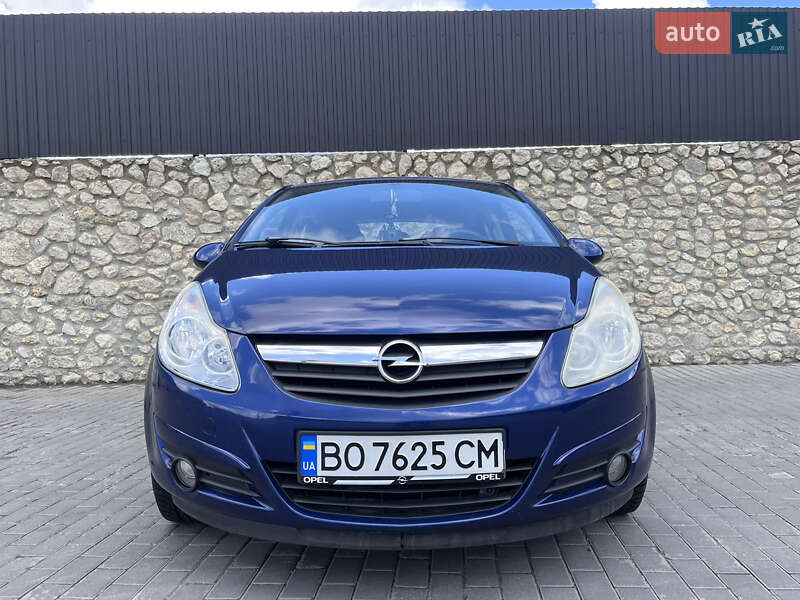 Хэтчбек Opel Corsa 2008 в 