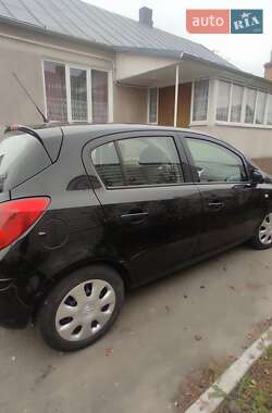 Хэтчбек Opel Corsa 2011 в 
